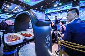 Resto dengan Teknologi Canggih: Robot Pelayan dan Sistem Pesan Pintar